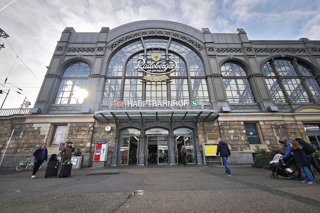 Vier Jugendliche greifen Mann vor Dresdner Hauptbahnhof an