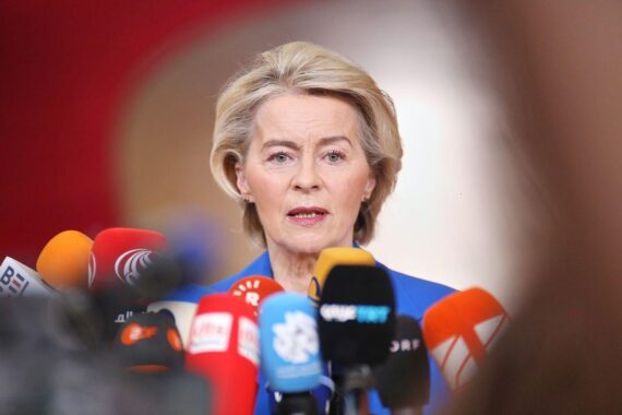 Ursula von der Leyen spricht beim EU-Gipfel über Mercosur und Handelsabkommen in Brüssel.