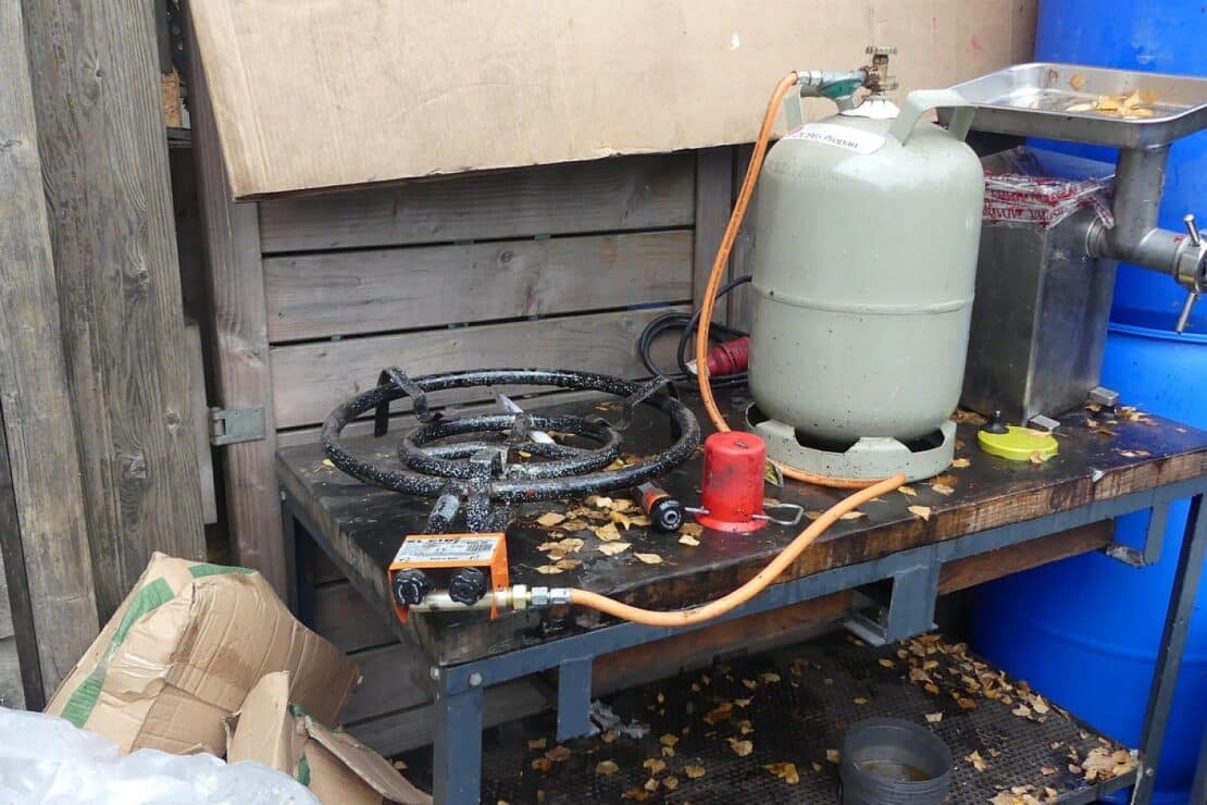 Zoll stellt über 2,7 Tonnen illegalen Shisha-Tabak in NRW sicher