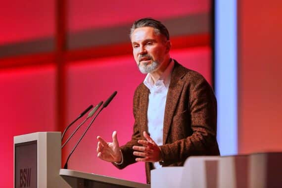 Fabio De Masi kritisiert US-Angriff auf Venezuela und fordert Maßnahmen gegen Staatsterrorismus.