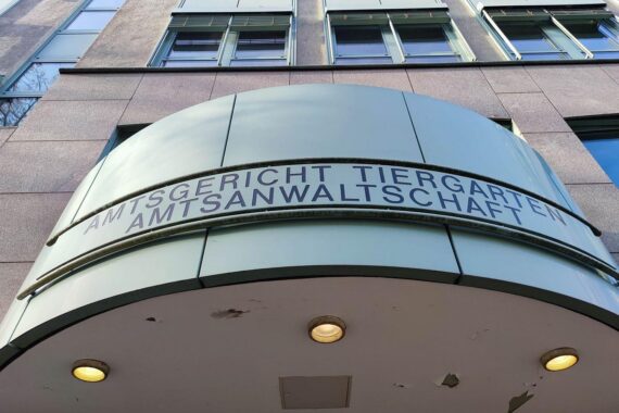 Mieterhöhungen abgelehnt: Amtsgericht Tiergarten verurteilt Berliner Immobilienfirma wegen Mietpreisüberhöhung.