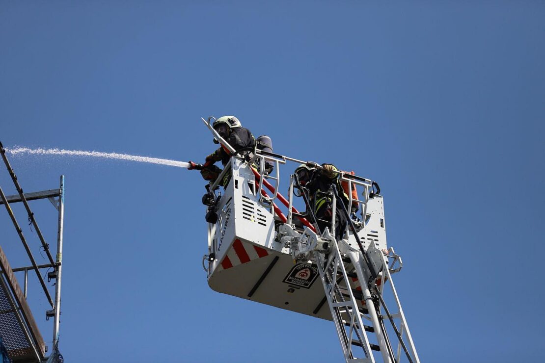 Brand in Schweinemastbetrieb in Riedstadt-Wolfskehlen fordert hunderte Tiere