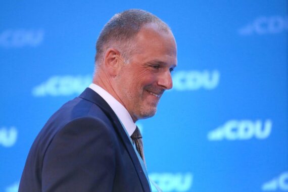 Neuer Kanzlerbüroleiter Philipp Birkenmaier, Hoffnung auf Wirtschaftswachstum in Deutschland.