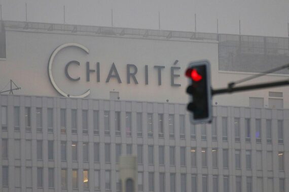 Charité-Chef fordert bessere Krisenstrategie für Deutschlands Gesundheitssystem nach Stromausfall in Berlin.