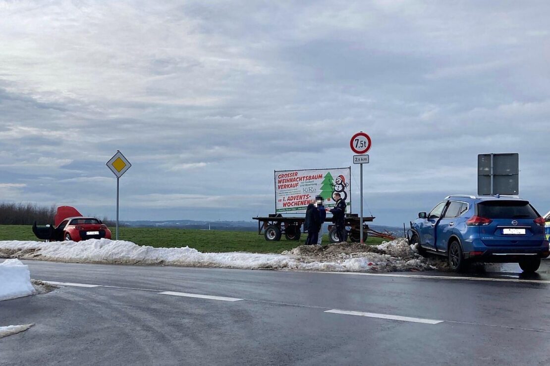 Drei Leichtverletzte bei Unfall in Radevormwald