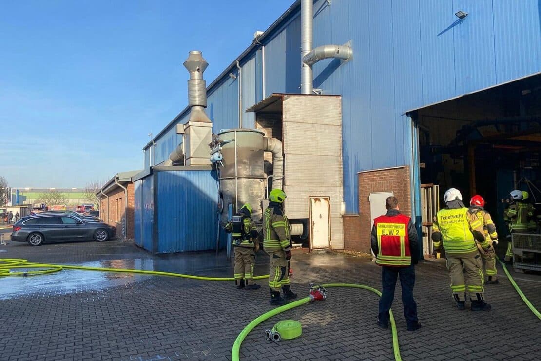 Feuerwehr verhindert Brandausbreitung in Alpener Gewerbebetrieb