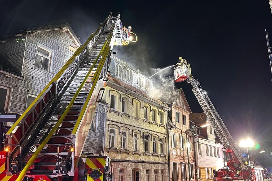 Großbrand in Helmstedt fordert Verletzte und zerstört Wohnhaus