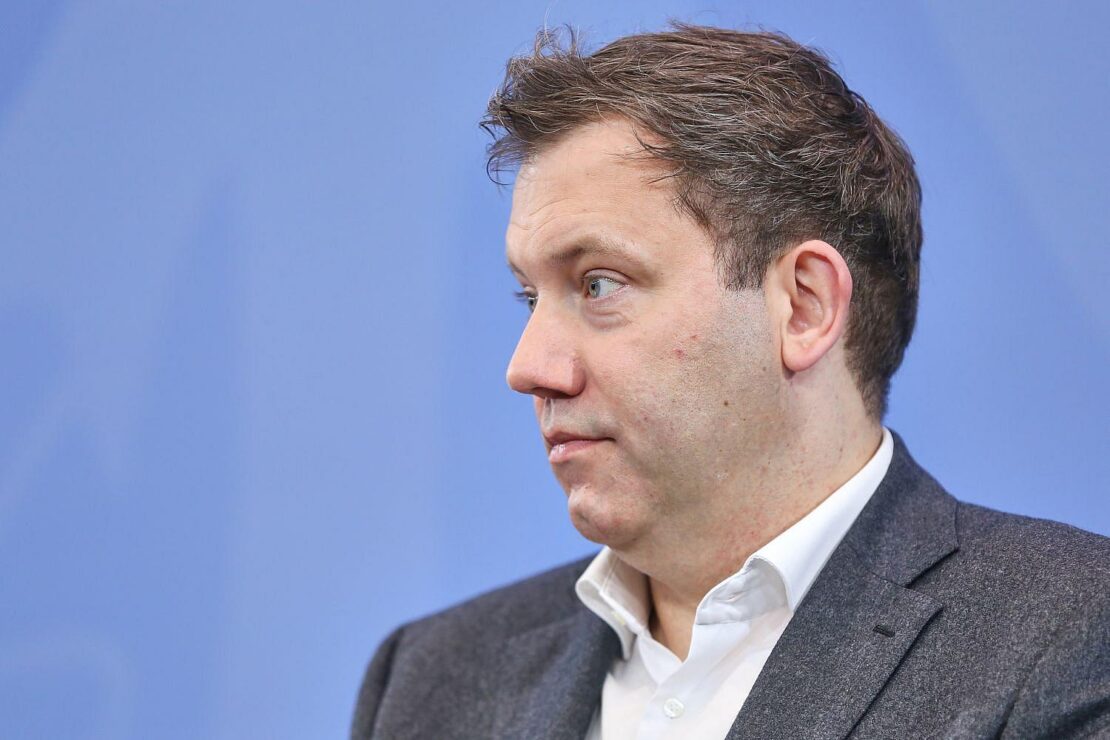 Klingbeil will mit Frankreich über Nuklearwaffen sprechen