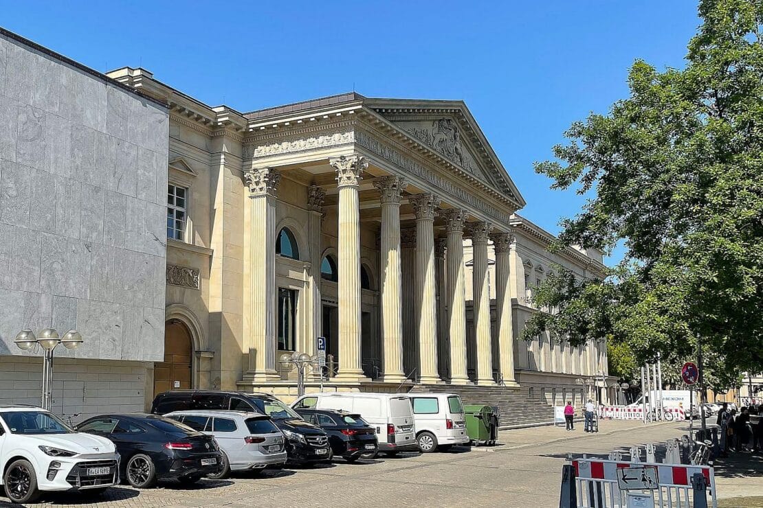 Landtag berät über Ladenöffnung und Bundeswehr