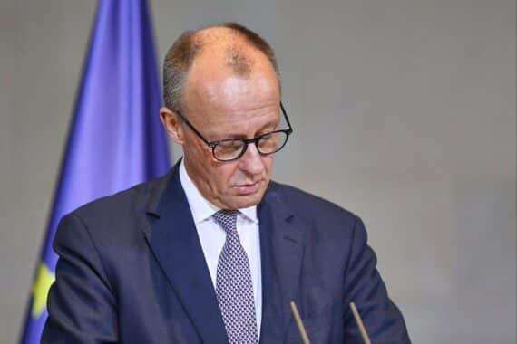 Friedrich Merz sendet Mitgefühl nach Brandtragödie in Crans-Montana, viele Tote und Verletzte.