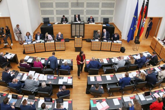 Saarländischer Landtag, Sitzung zur digitalen Verwaltung, Staatsvertrag für einmalige Nachweisführung.