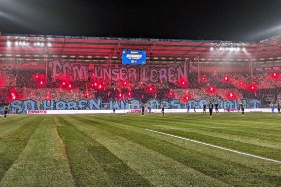 Ministerpräsident Schulze und Innenministerin Zieschang danken Polizisten nach Fußballspiel und verurteilen Gewalt.