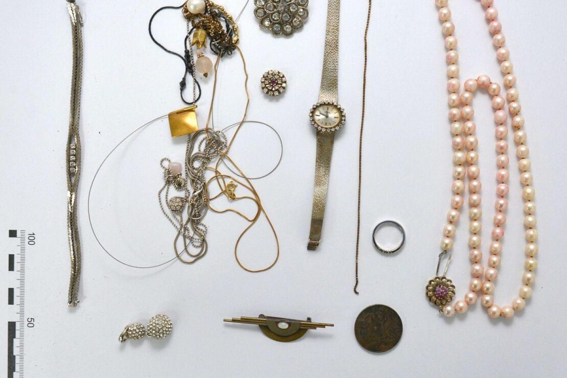 Polizei sucht Eigentümer von in Oldenburg gefundenem Schmuck