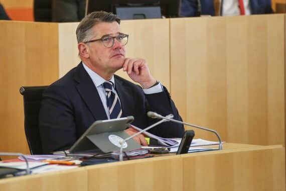 Boris Rhein fordert zügige Reformen für Rente, Gesundheit und Sozialstaat in Hessen.