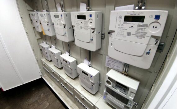 Moderne Stromzähler (Archiv): Stromsteuer-Senkung und politische Forderungen zur Energiepreisentlastung.