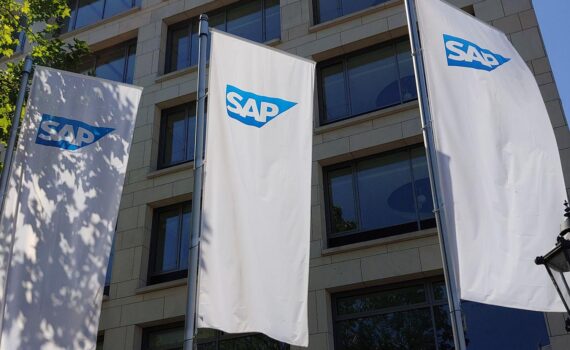 Christian Klein warnt vor AfD-Folgen für Deutschlands Wirtschaft und Fachkräftezuwachs.