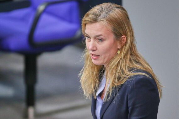 Siemtje Möller kritisiert die US-Intervention in Venezuela scharf und mahnt Völkerrecht an.