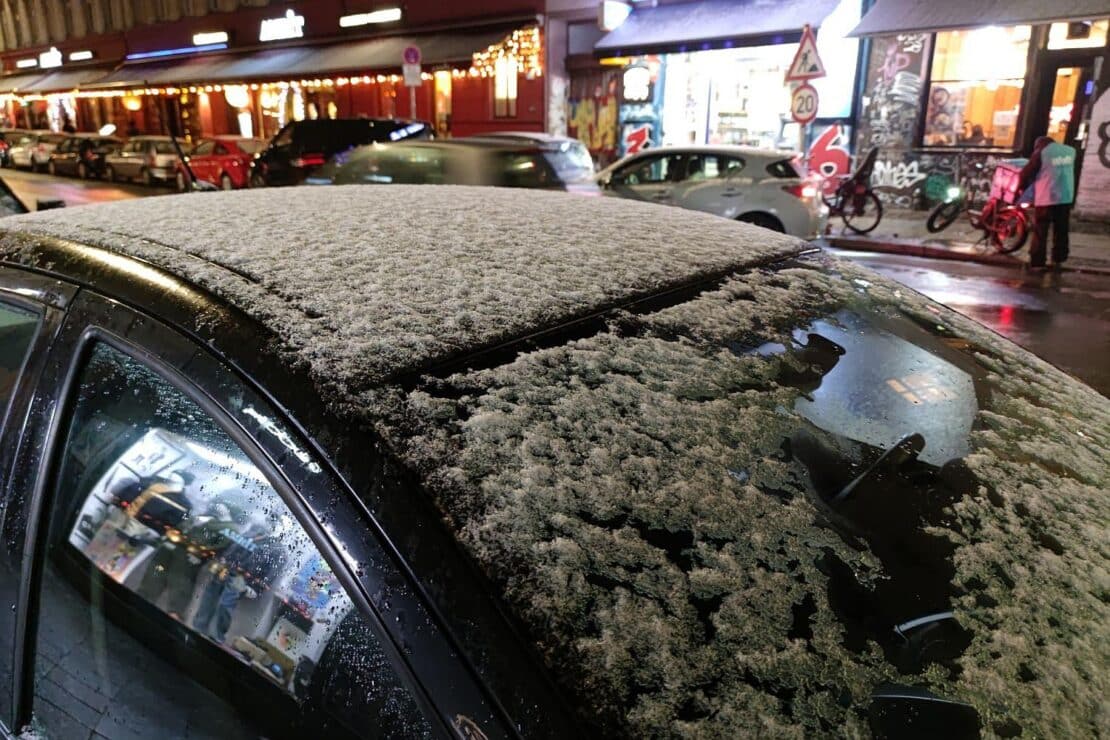 Schnee und Glätte verursachen zahlreiche Unfälle in drei Landkreisen