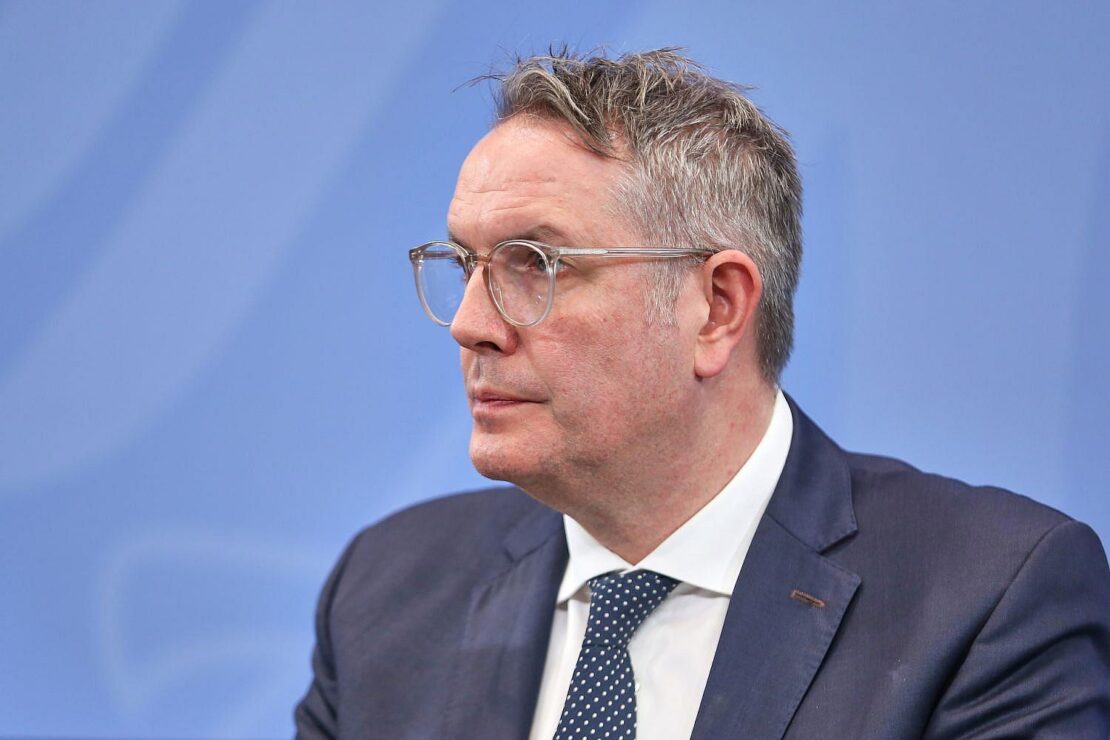 Schweitzer fordert von Bundesregierung Fokus auf Wirtschaft