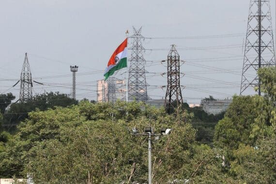 Stromleitungen in Neu-Delhi symbolisieren die wirtschaftliche Zusammenarbeit und das bevorstehende Handelsabkommen zwischen EU und Indien.
