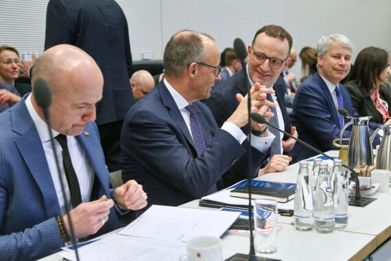 Politiker der Union diskutieren über wichtige Beschlüsse und Zukunftsperspektiven in Berlin.