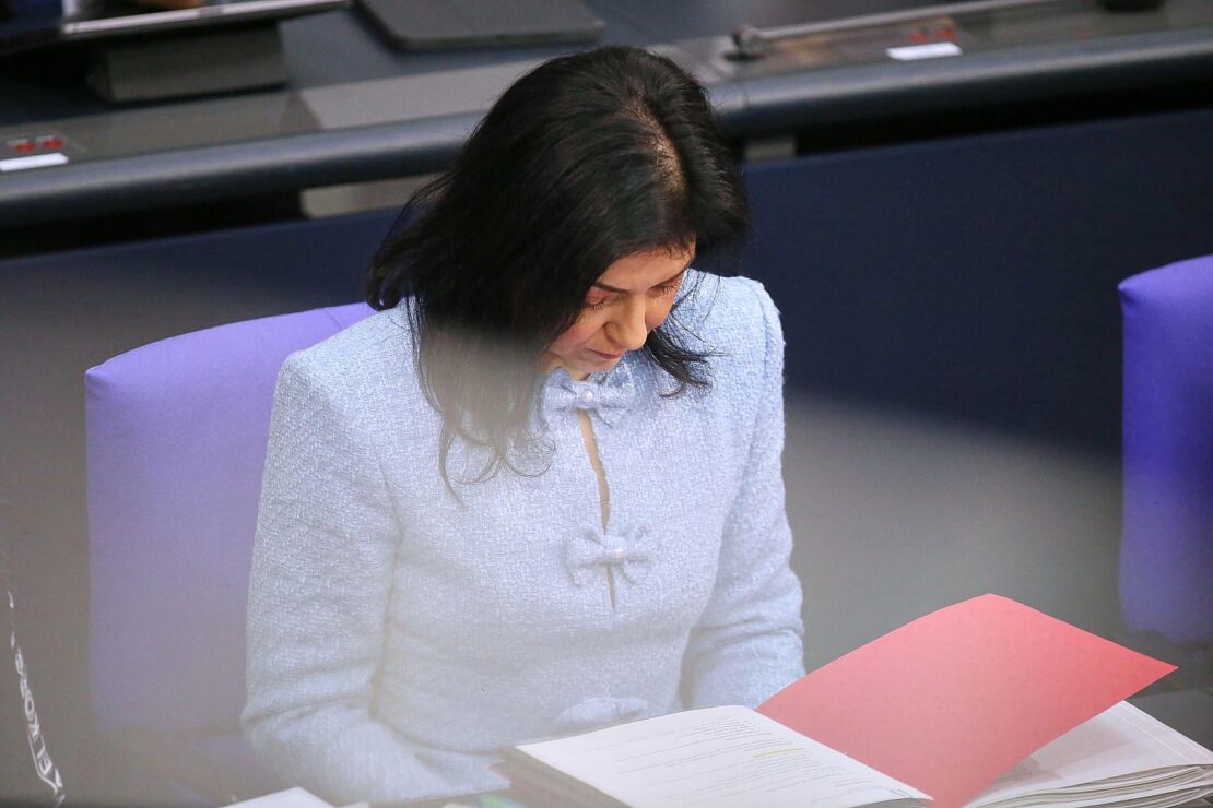 Wachsende Kritik an Reiches Führungsstil im Ministerium