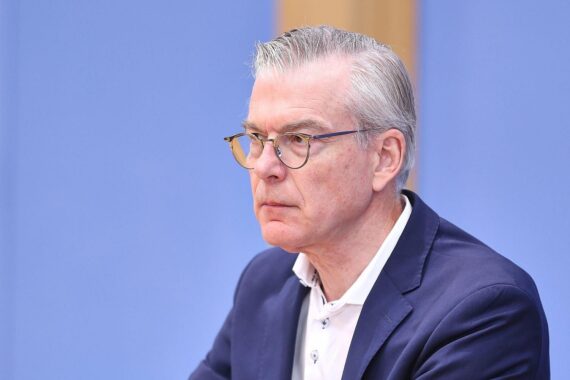 Martin Werding spricht über EU-Reaktion auf Trumps Zollforderungen und Grönland-Konflikt.