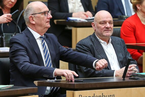 Dietmar Woidke kündigt Koalitionsbruch in Brandenburg und zukünftige Minderheitsregierung an.