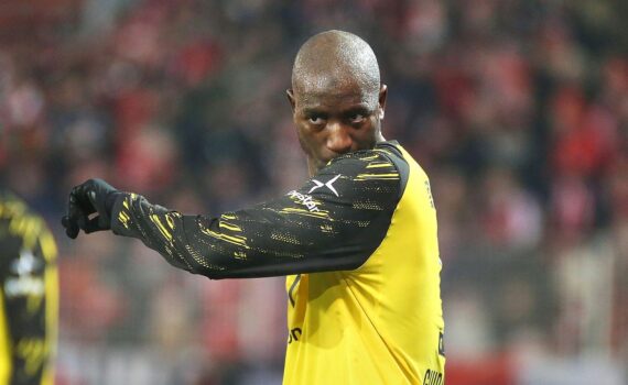 Borussia Dortmund triumphiert 4:0 gegen Mainz, Serhou Guirassy glänzt mit zwei Kopfballtoren.