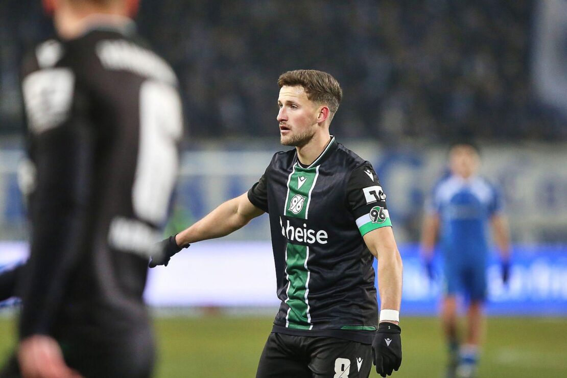 2. Bundesliga: Hannover 96 siegt knapp gegen Arminia Bielefeld