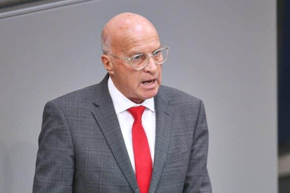 Rüdiger Lucassen fordert Deutschlands militärische Führungsrolle zur Sicherung Europas.