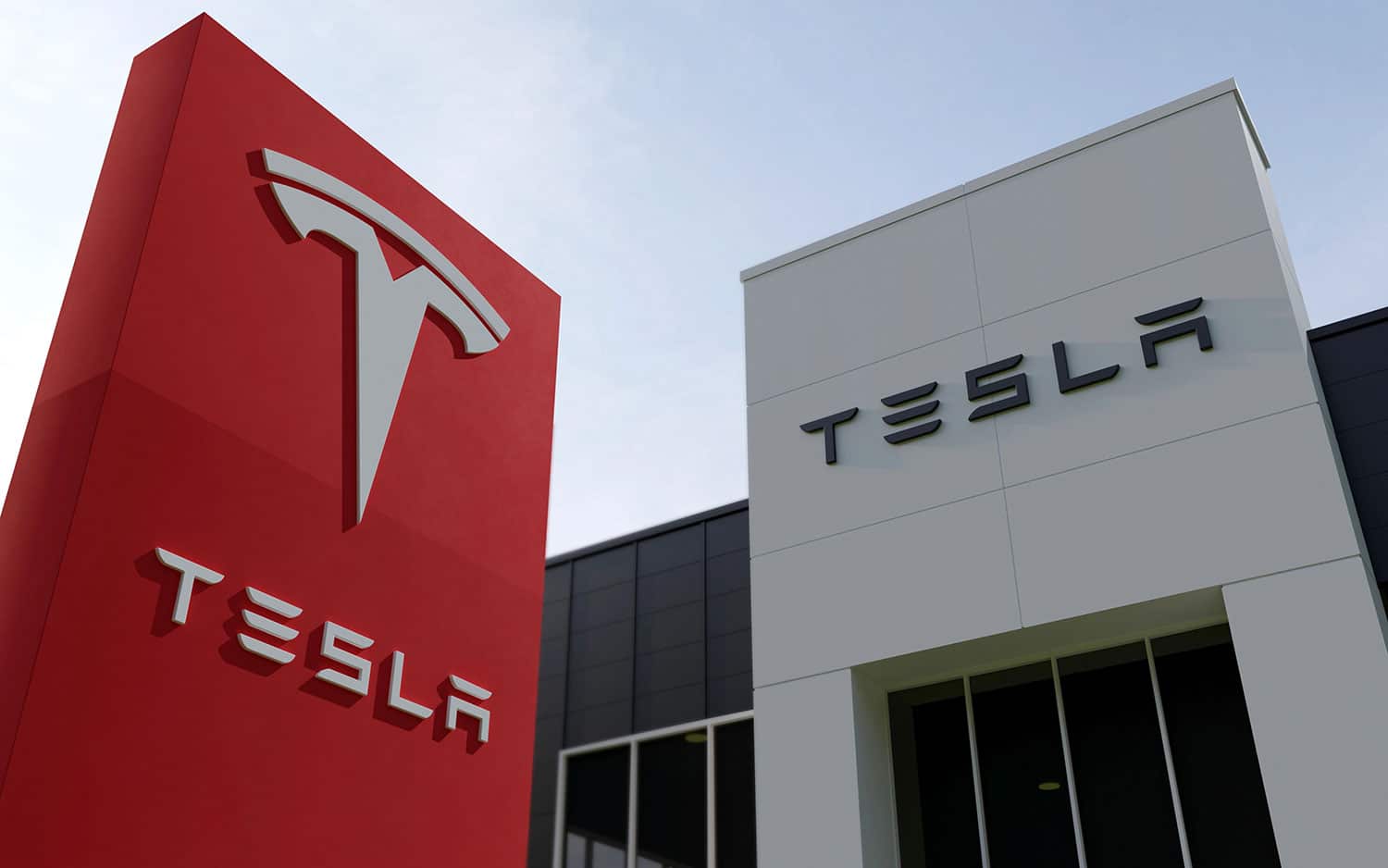 Tesla (TSLA): 19.08.2026, 20:20 Uhr – 300,59 €