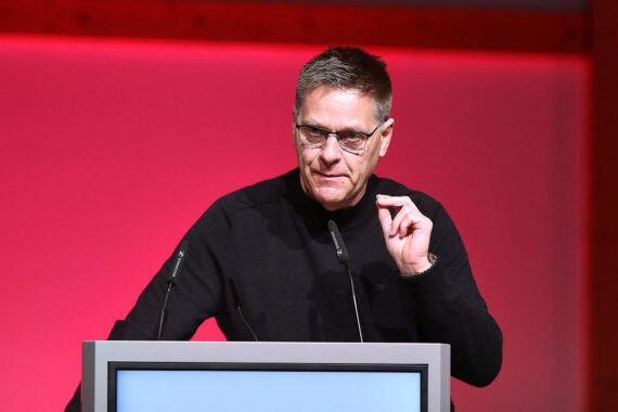 Oliver Ruhnert kritisiert Renteneintrittsalter von 70 Jahren und fordert Systemreform für Renten.