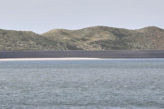 Hochwasserschutzmaßnahmen an der Küste, mögliche Sturmfluten, Küstenschutzbauwerke auf Sylt.