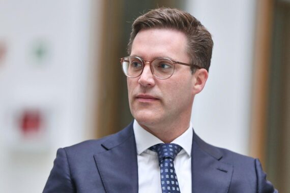 Manuel Hagel, CDU-Spitzenkandidat, kritisiert Debatten über Teilzeit und Kassenleistungen in Stuttgart.