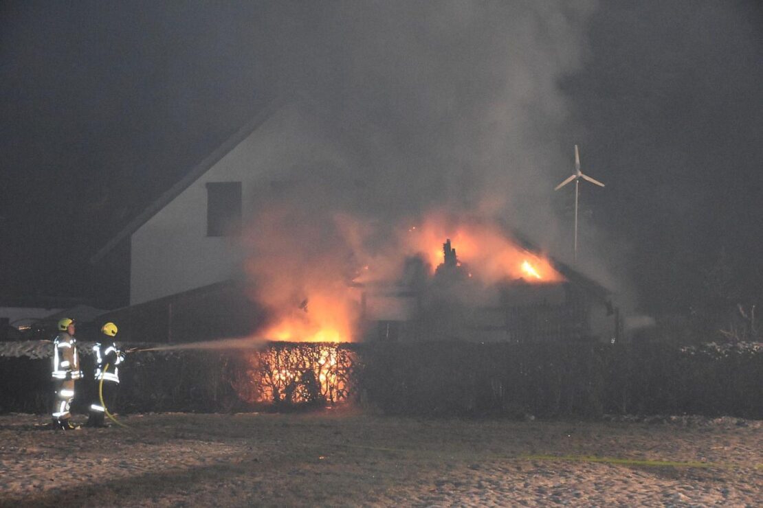 Carport-Brand in Lemwerder zerstört Gebäude