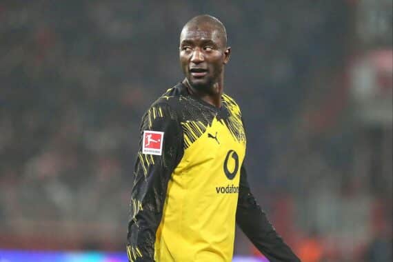 Dortmund-Spieler jubeln nach Sieg über Atalanta im Champions-League-Hinspiel. 2:0 ist der Endstand.