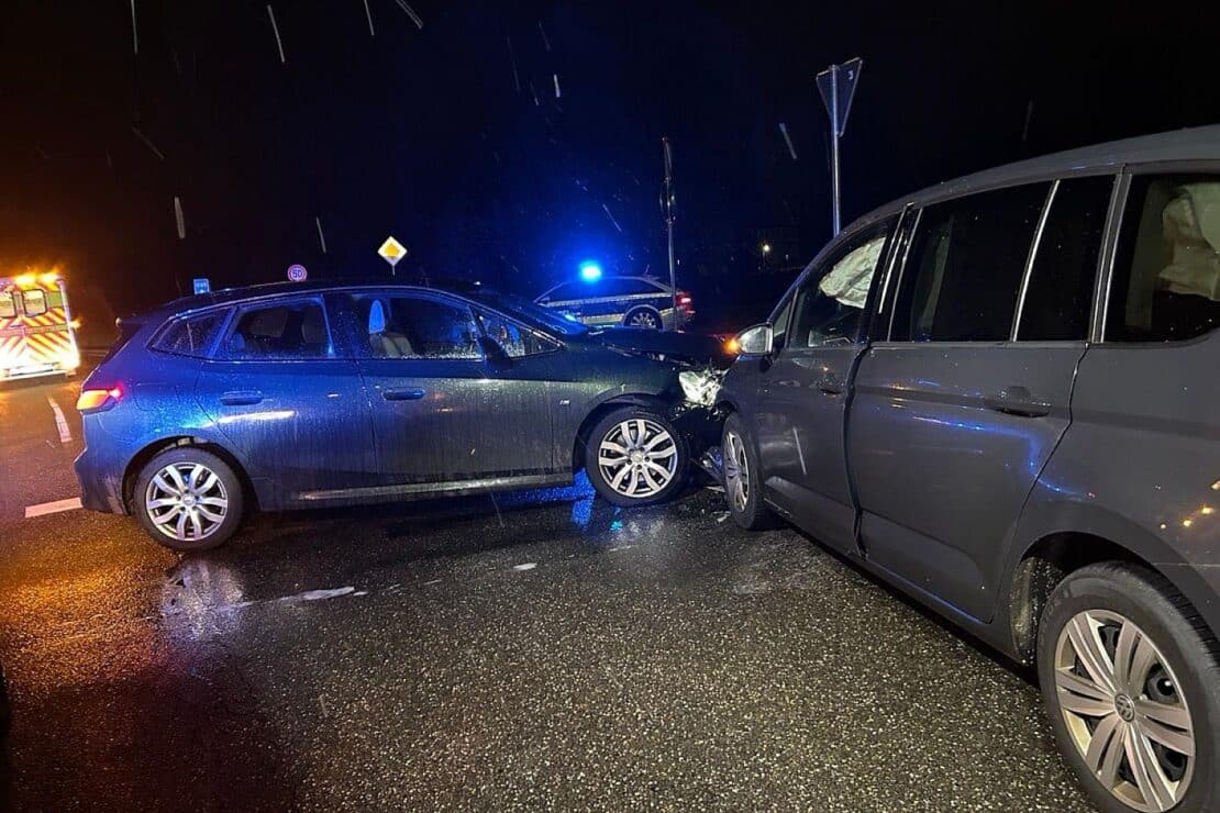Drei Personen bei Verkehrsunfall in Zweibrücken leicht verletzt