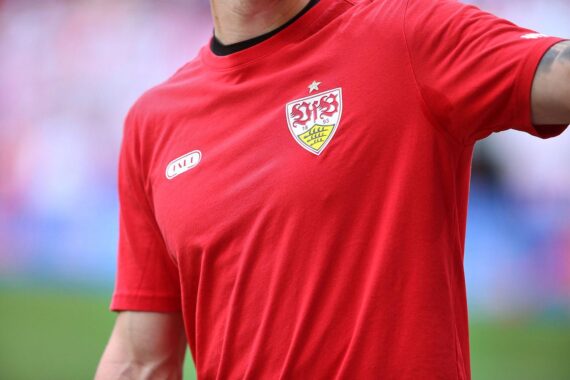 VfB Stuttgart und SC Freiburg im Europa-League-Achtelfinale gegen Porto und Genk.