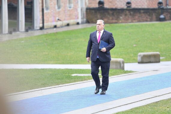 Viktor Orbán unter Druck: EU fordert Konsequenzen für Ungarns Blockadehaltung in der Ukrainepolitik.