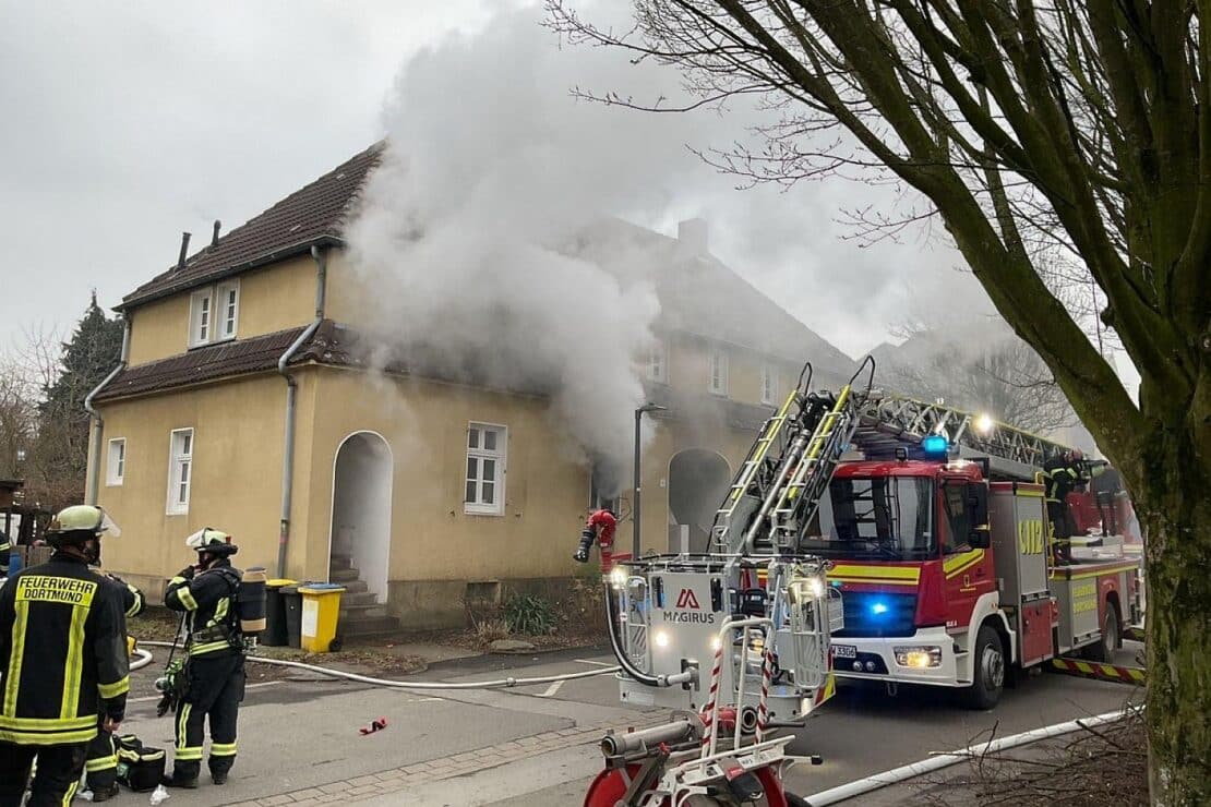 Frau stirbt bei Wohnungsbrand in Dortmund-Derne