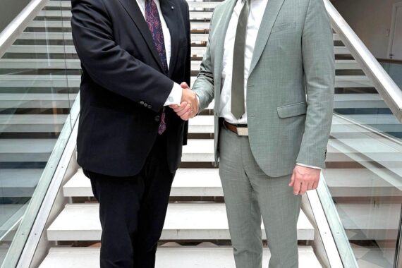 Thorsten Freudenberger und Florian Herrmann bei der ersten Sitzung zur bayerischen Staatsreform.