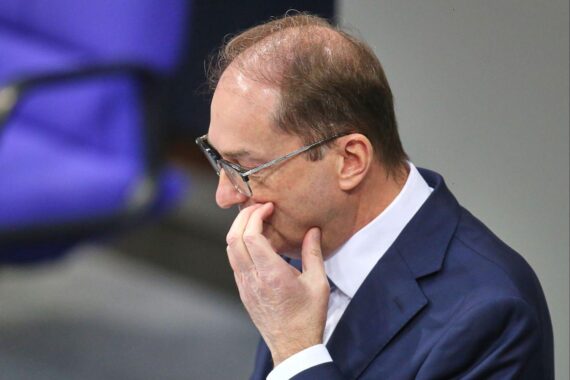 Daniela Behrens äußert Bedenken zu Dobrindts Cyberdome und Verfassungsschutzplänen in Niedersachsen.