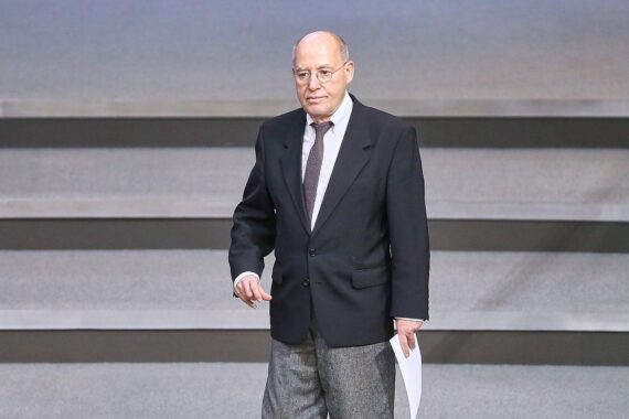 Gregor Gysi fordert einen überparteilichen Rat zur Grundgesetzreform und Stärkung der Demokratie.