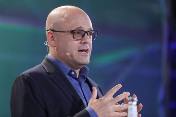 Daniel Ziblatt warnt vor Gefahren der AfD und betont Bedeutung demokratischer Stabilität.