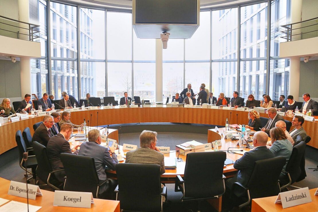 Haushaltsausschuss bewilligt Beschaffung von "Kamikazedrohnen"