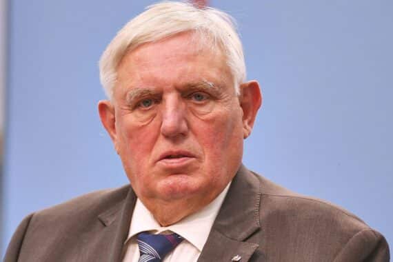 Karl-Josef Laumann warnt vor unüberlegten Vorschlägen der Koalition vor CDU-Parteitag in Stuttgart.