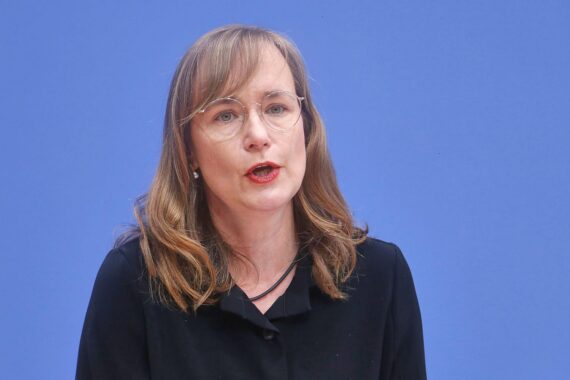 Eva von Angern spricht über Inflation und fordert Entlastungen für Sachsen-Anhalt.