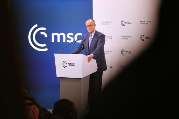 Friedrich Merz bei der Münchner Sicherheitskonferenz, fordert ein starkes Europa und Unabhängigkeit.