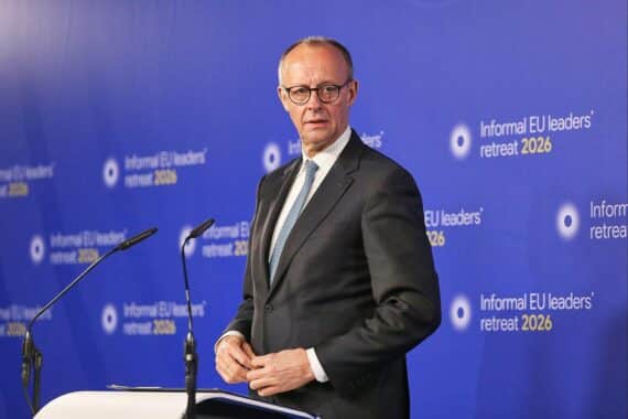 Friedrich Merz auf EU-Gipfel, entschlossen für umfassende Reformen, Ablehnung von Eurobonds.